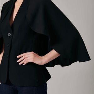 Anne Fontaine MYELINE-BLACK
BLACK CREPE JACKET WITH A FLOWING CAPE